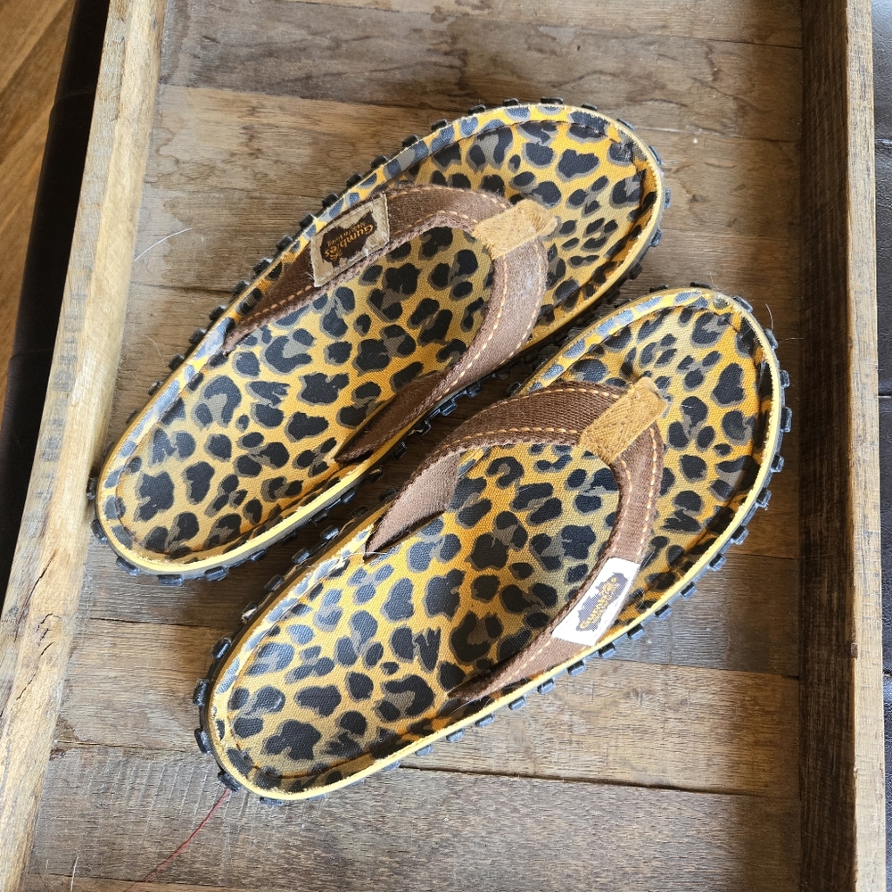 Gumbies Womens Leopard Print Flip Flop Sandals  7/8